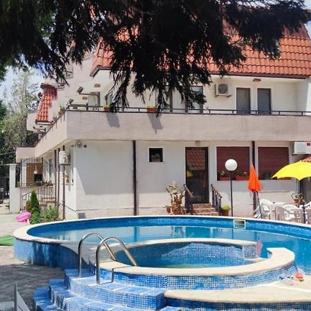 Family Hotel Saint Peter Saints Constantine and Helena ภายนอก รูปภาพ