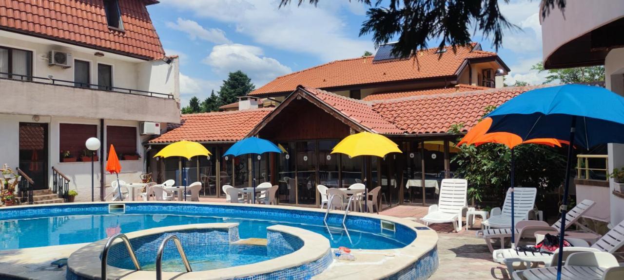 Family Hotel Saint Peter Saints Constantine and Helena ภายนอก รูปภาพ
