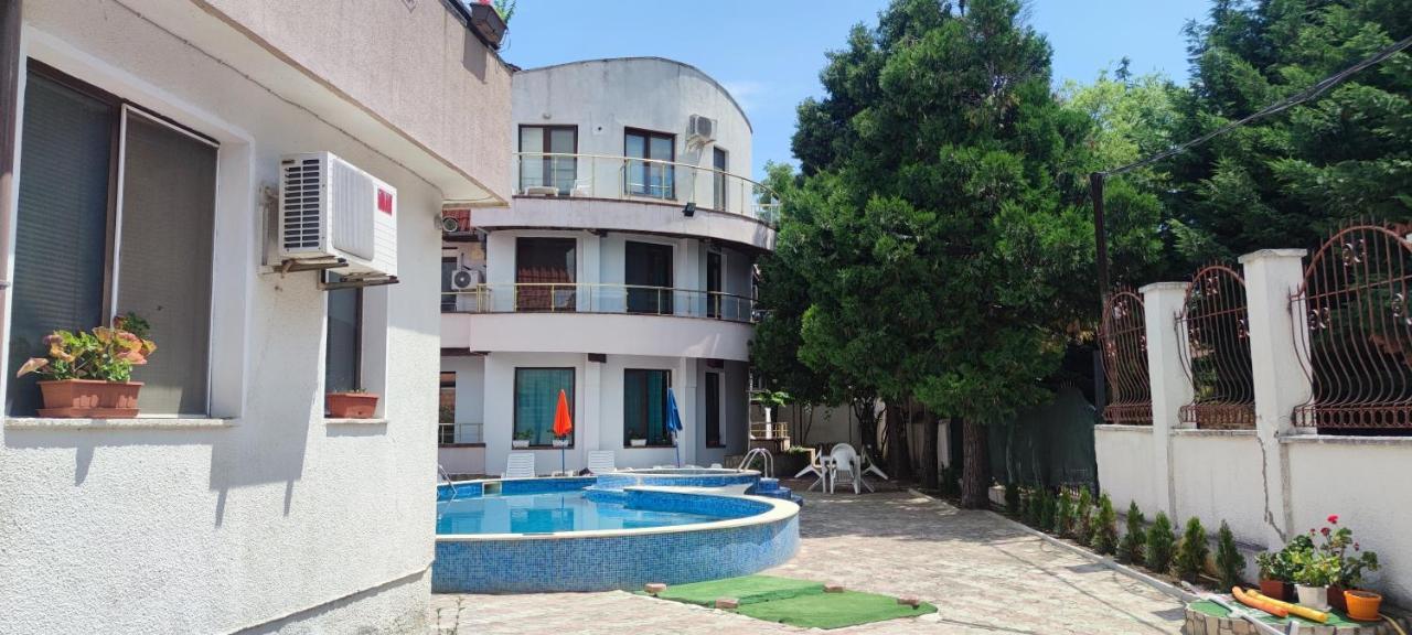 Family Hotel Saint Peter Saints Constantine and Helena ภายนอก รูปภาพ