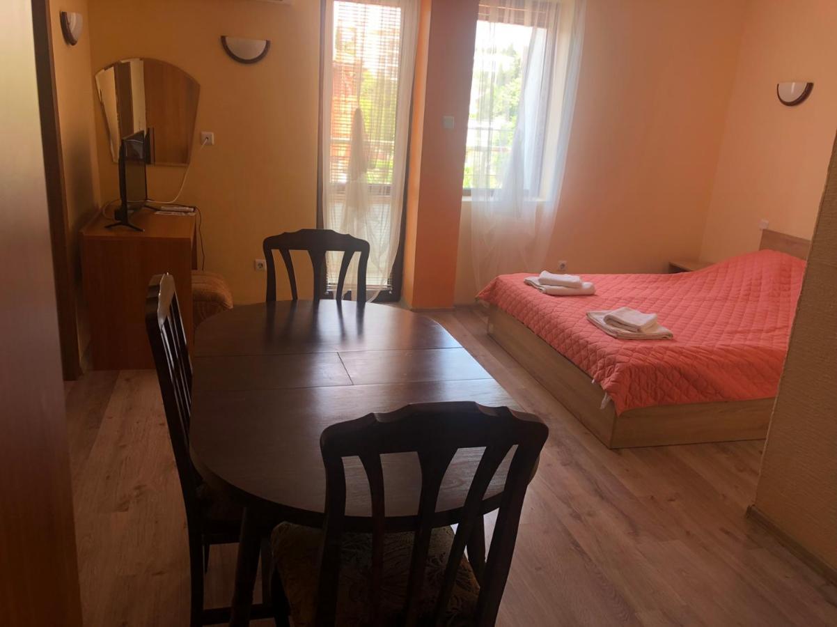 Family Hotel Saint Peter Saints Constantine and Helena ภายนอก รูปภาพ