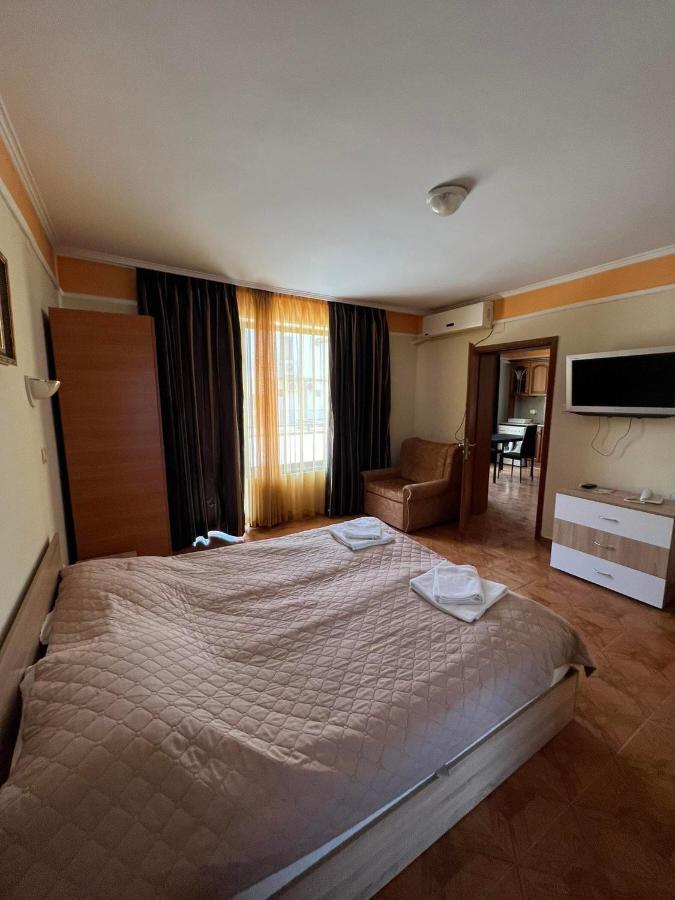 Family Hotel Saint Peter Saints Constantine and Helena ภายนอก รูปภาพ