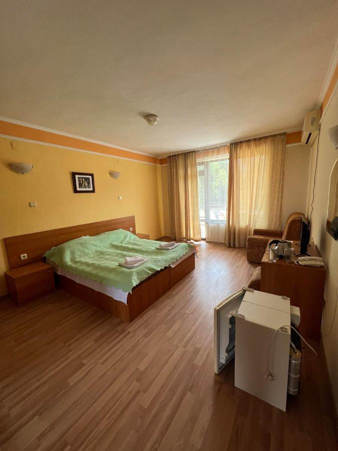 Family Hotel Saint Peter Saints Constantine and Helena ภายนอก รูปภาพ